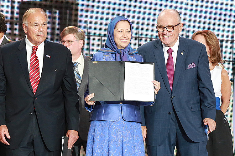 Top former U.S. officials present joint Iran policy statement to Maryam Rajavi