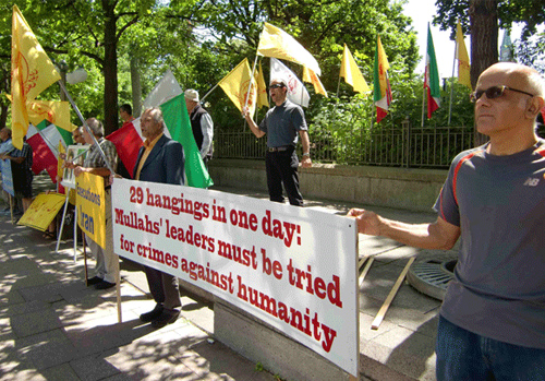 Supporters of the PMOI in Ottawa protest executions in Iran