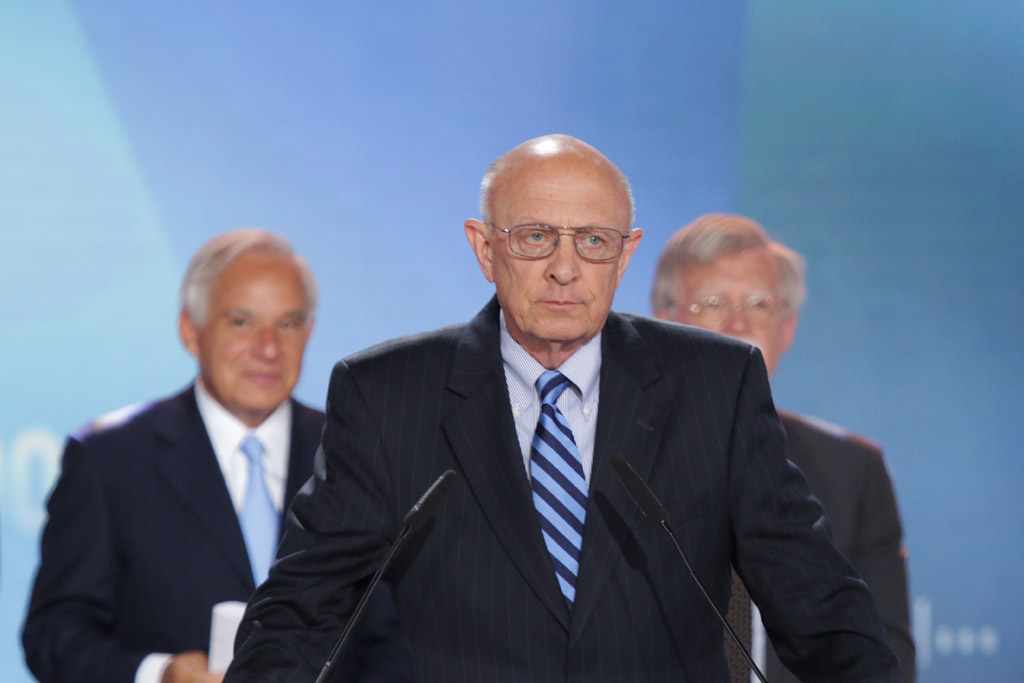 James Woolsey, former director of the CIA: We do not have, in my judgment, a reasonable chance of persuading the ayatollahs to agree with us on any sensible approach toward nuclear weapons. The agreement that is being negotiated is worse than worthless, and will only add to the impetus behind moving toward more and more nuclearization of the Middle East as well as the outside world. We need to stop that