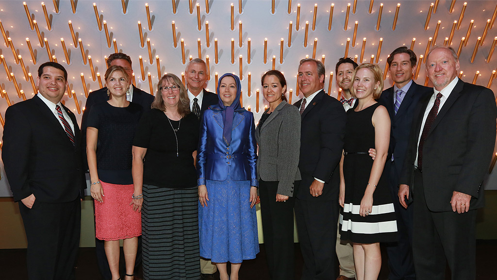 Group photo: Maryam Rajavi with delegation from Arizona, US.