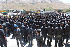 Workers from the Sarcheshmeh copper production complex in Rafsanjan hold protest