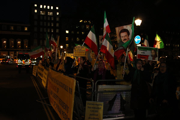 iran-opposition-protesting-zarif-london19
