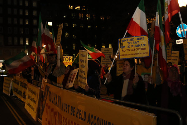 iran-opposition-protesting-zarif-london20