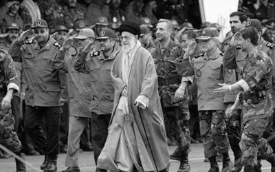 sepah-pasdaran-surrounding-khamenei-iran-640x426