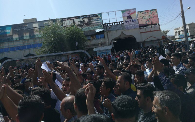 Funeral Ceremony for Three Martyrs of Kazerun Uprising