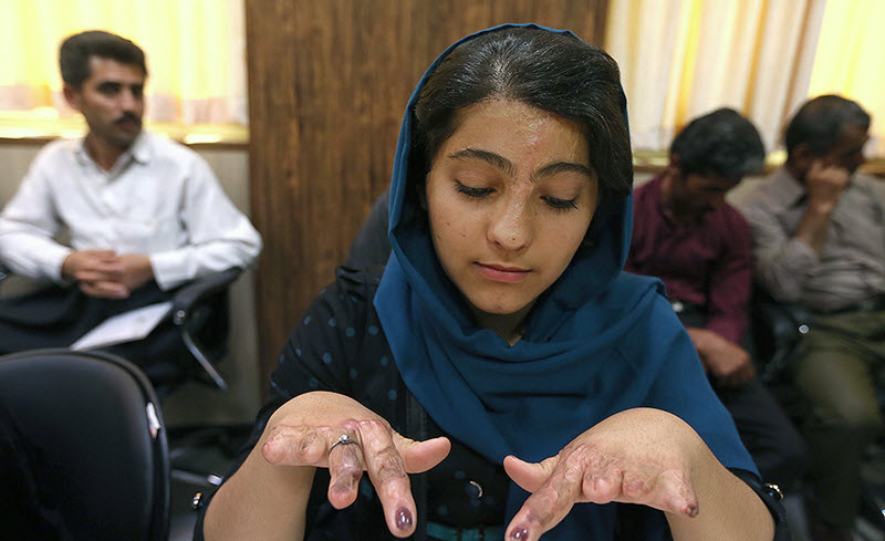 Iran-schoolgirls-Shin Abad