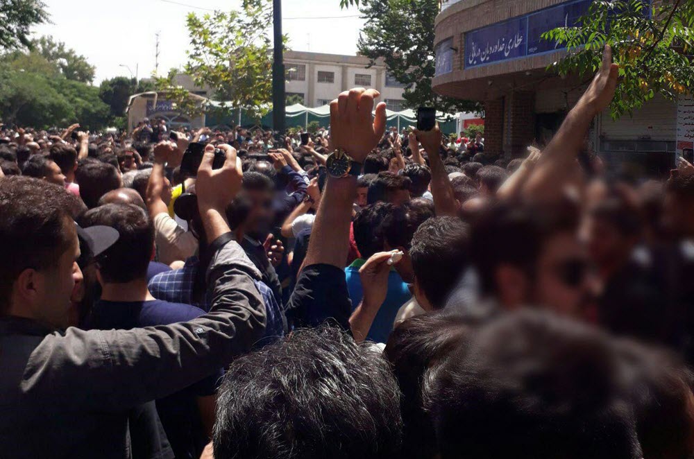 Uprising of the people of Tehran with the slogans: Death to Khamenei; Death to the principle of Velayat-e Faqih; 