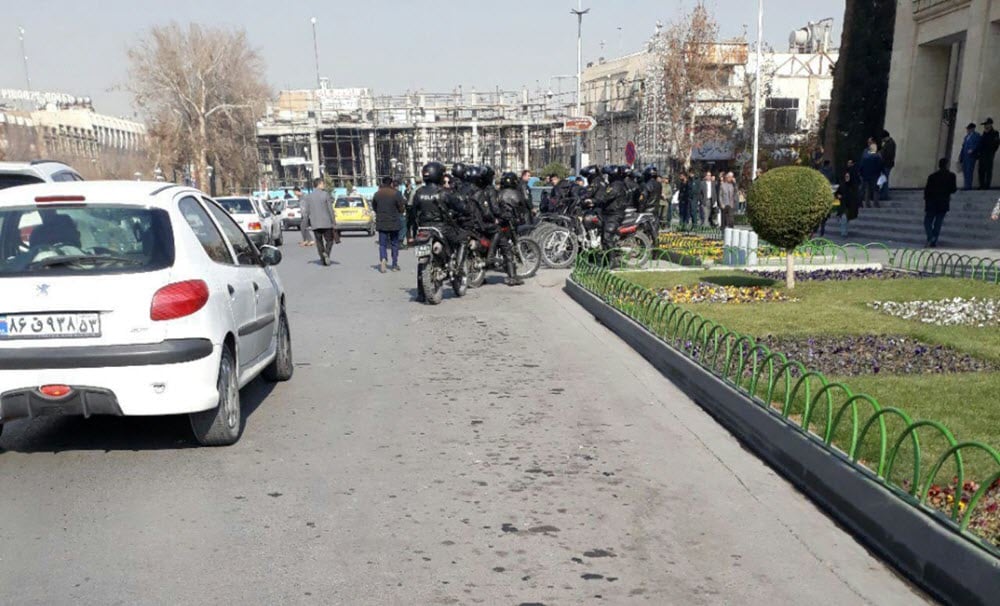 Iran: Demonstration of Isfahan Education Staff, Dozens of Protesters Detained