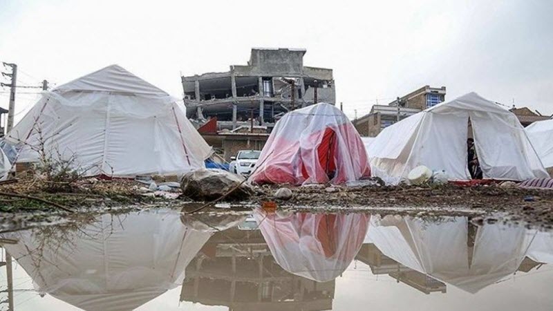 Thousands-Still-Living-in-Tent-Cities-in-Iran-One-Year-After-Quake-2