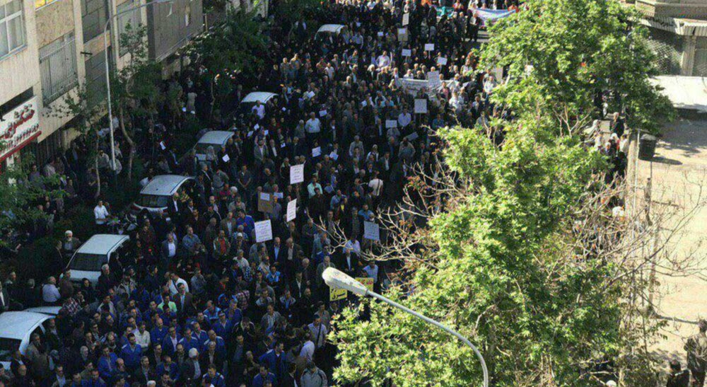 Iran: Workers' Protest Rally Attacked by Repressive Forces, Tens Arrested