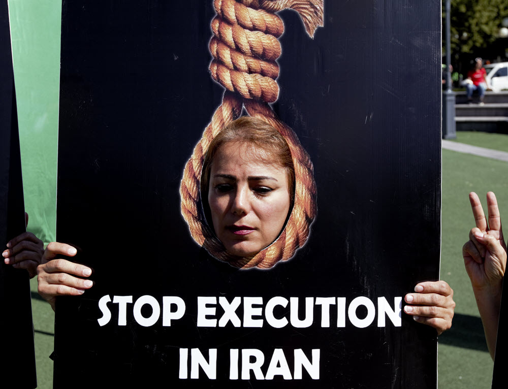 Iran Regime Hangs 2 Women; 93 Women Hanged Under Rouhani