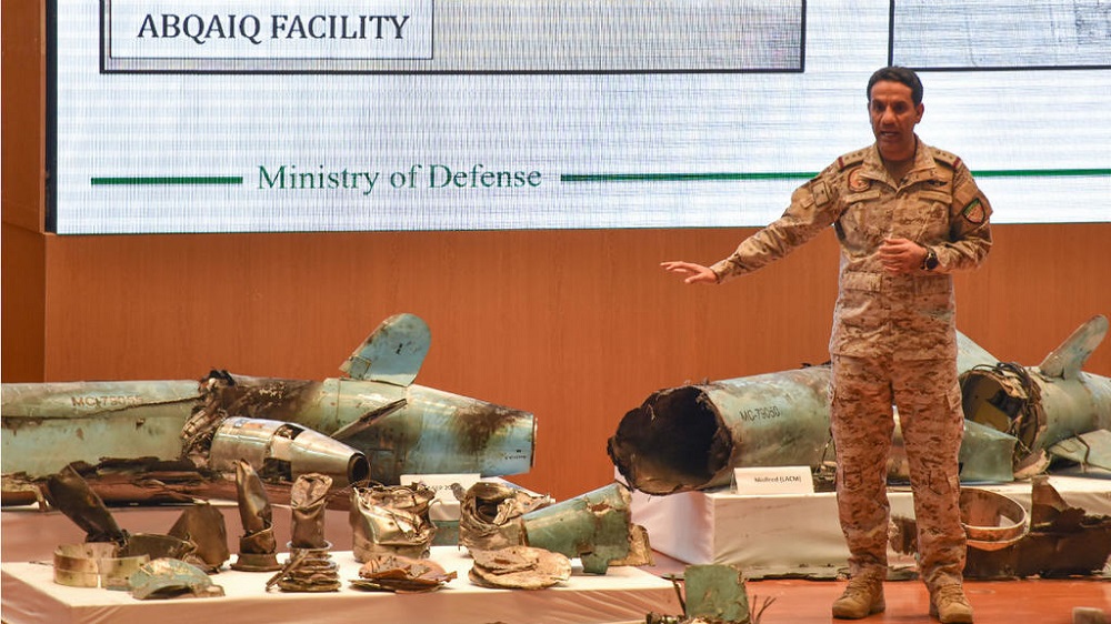 AFP, Riyadh, September 18, 2019 - Saudi Colonel Turki bin Saleh al-Malki displays pieces of Iranian cruise missiles and drones recovered from the attack site that targeted Saudi Aramco's facilities.