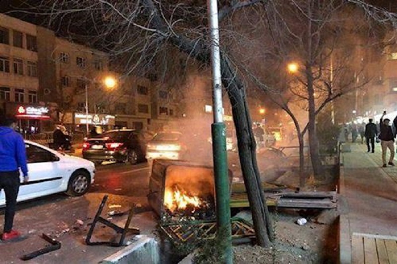 Demonstrations, Clashes Continue in Different Part of Tehran as Nationwide Uprising Continues for Third Day Running