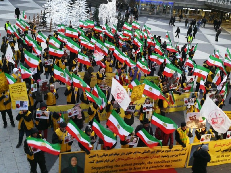 MEK and NCRI Supporters Hold Protests in Solidarity With the Nationwide Iran Protests 
